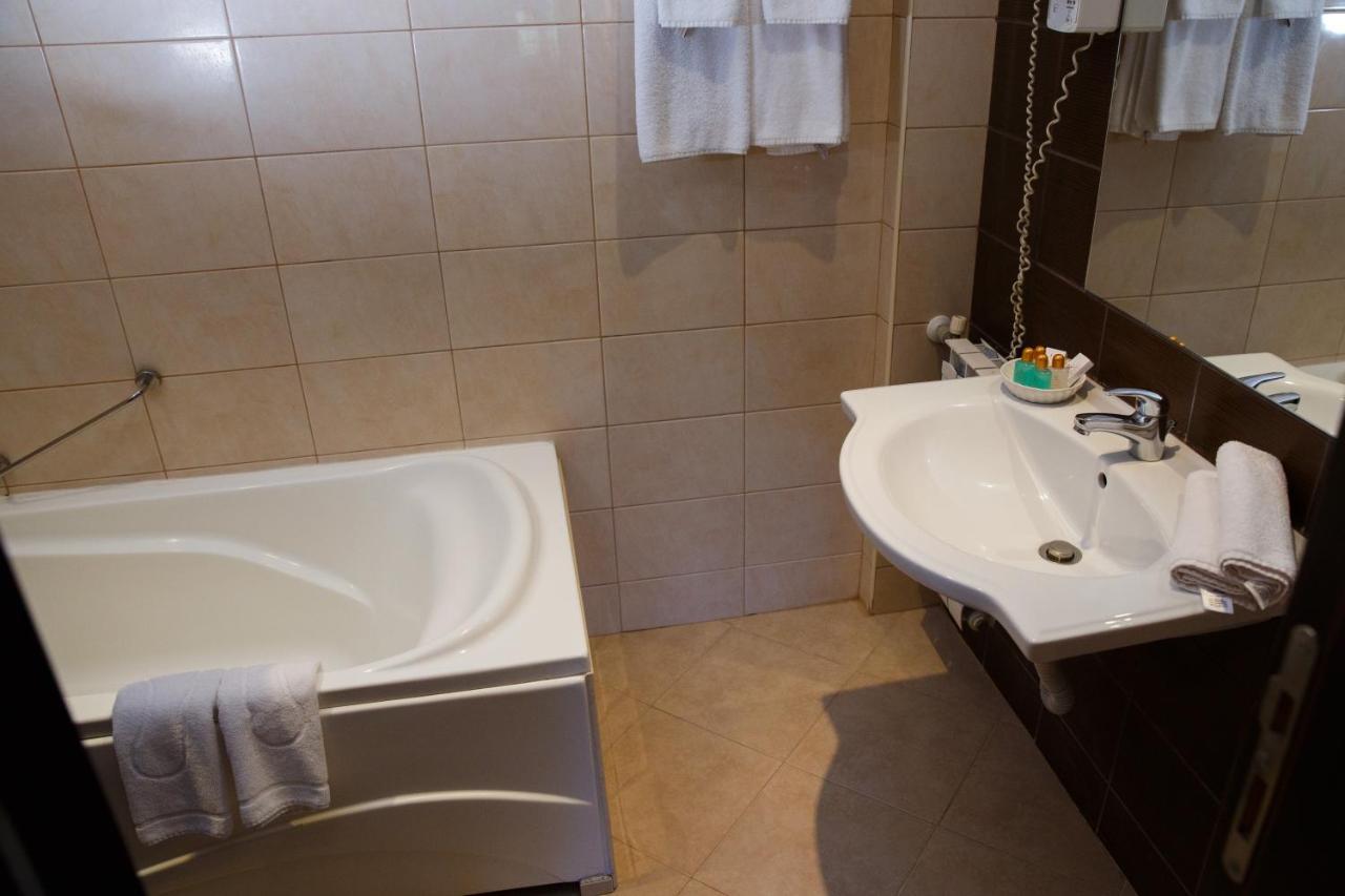 Kleptuza 4*